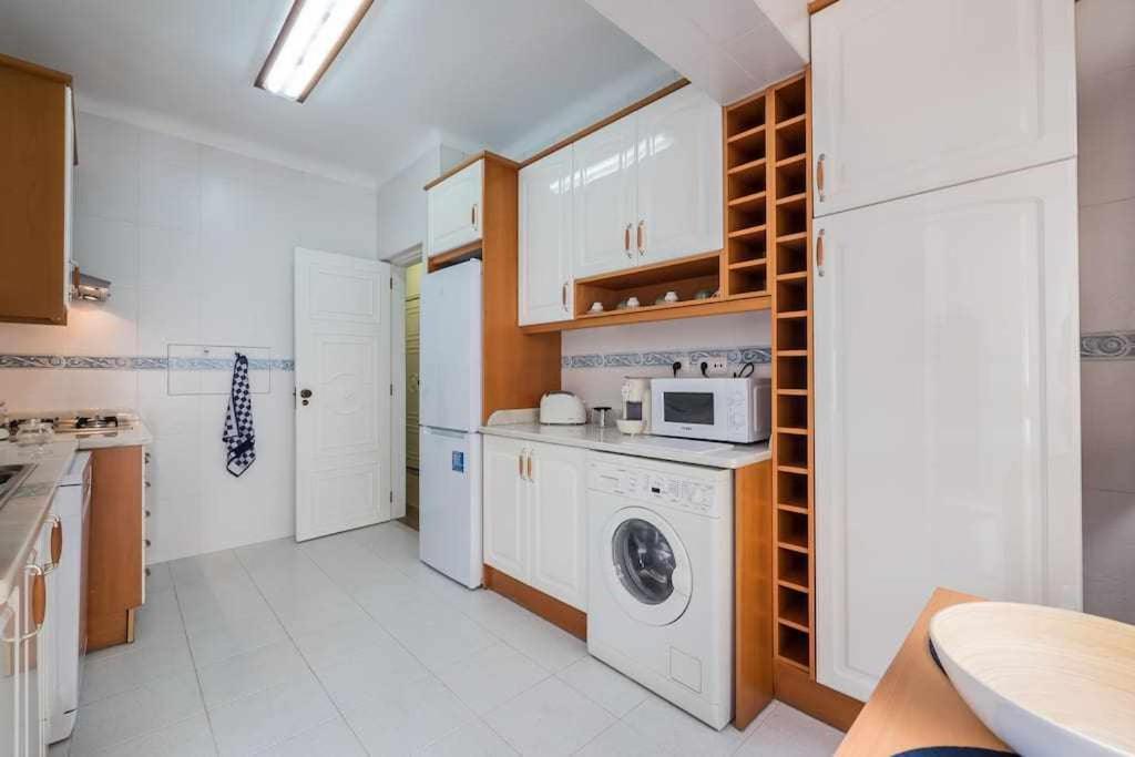 Apart Lisboa Confortavel 2 Quartos Com Terraco โอดิเวลัส ภายนอก รูปภาพ