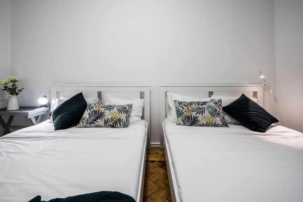 Apart Lisboa Confortavel 2 Quartos Com Terraco โอดิเวลัส ภายนอก รูปภาพ